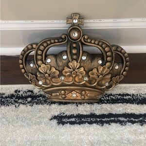Elegant, Modern Crown 👑 home decor